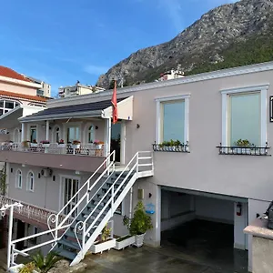 Nocleg ze śniadaniem Alesio, Krujë