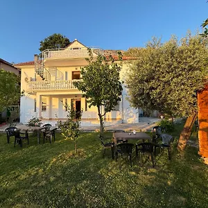 Pensjonat Meti, Krujë